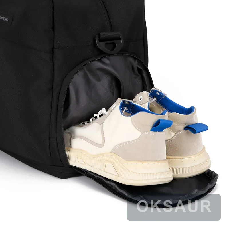 Open shoe compartment on models 4503 and 4504 travel gym bag